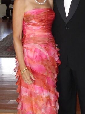 Formal strapless dress with shawl